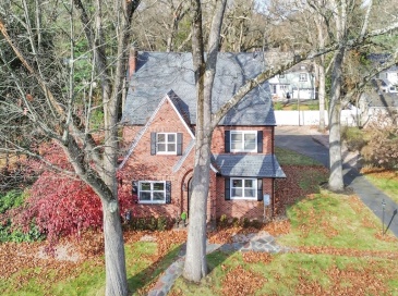 350 Converse St, Longmeadow, Massachusetts, 4 Bedrooms Bedrooms, 9 Rooms Rooms,2.5 BathroomsBathrooms,Residential Lease,For Rent,Converse St,73469594