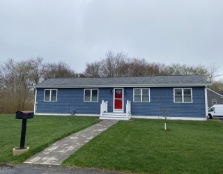 27 Lees River Drive, Swansea, Massachusetts, 2 Bedrooms Bedrooms, 5 Rooms Rooms,1 BathroomBathrooms,Residential Lease,For Rent,Lees River Drive,73469598