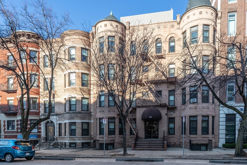 45 Westland Ave, Boston, Massachusetts, 3 Bedrooms Bedrooms, 4 Rooms Rooms,1 BathroomBathrooms,Residential Lease,For Rent,Westland Ave,73469606