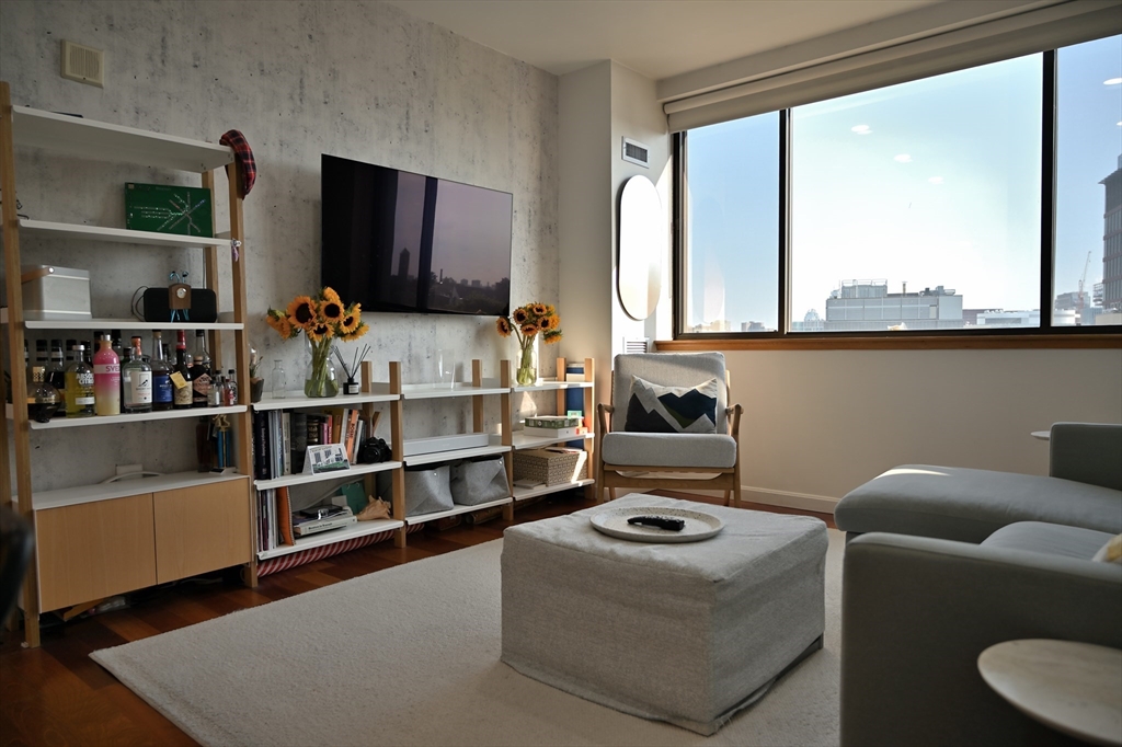 169 Monsignor Obrien Highway, Cambridge, Massachusetts, 1 Bedroom Bedrooms, 3 Rooms Rooms,1 BathroomBathrooms,Residential Lease,For Rent,Monsignor Obrien Highway,73469607