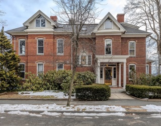 61 Crescent St, Northampton, Massachusetts, 2 Bedrooms Bedrooms, 6 Rooms Rooms,1 BathroomBathrooms,Residential,For Sale,Crescent St,73469610