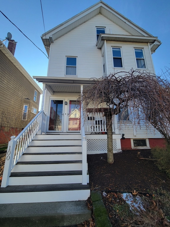 100 Medford Street, Malden, Massachusetts, 3 Bedrooms Bedrooms, 7 Rooms Rooms,1 BathroomBathrooms,Residential Lease,For Rent,Medford Street,73469616