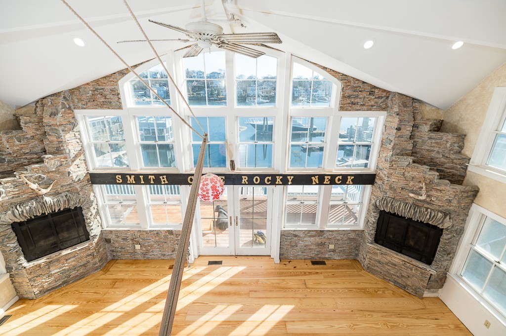 73 Rocky Neck Ave, Gloucester, Massachusetts, 2 Bedrooms Bedrooms, 4 Rooms Rooms,3 BathroomsBathrooms,Residential,For Sale,Rocky Neck Ave,73469634