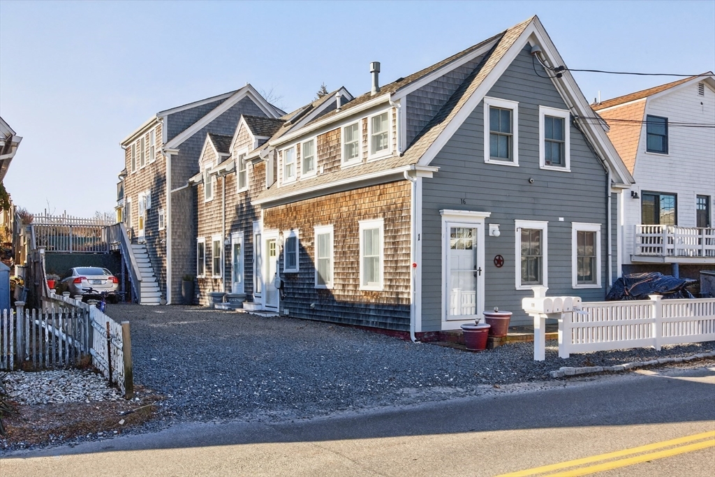 16 Conwell Street, Provincetown, Massachusetts, 1 Bedroom Bedrooms, 3 Rooms Rooms,1.5 BathroomsBathrooms,Residential,For Sale,Conwell Street,73469718