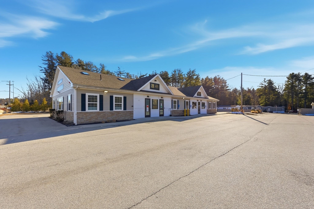 365 Main St, Sturbridge, Massachusetts, ,Commercial Lease,For Rent,Main St,73469738