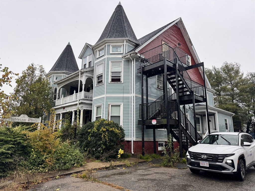 41 Pleasant St, Attleboro, Massachusetts, 2 Bedrooms Bedrooms, 4 Rooms Rooms,1 BathroomBathrooms,Residential Lease,For Rent,Pleasant St,73469803