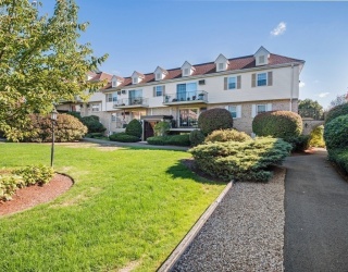 18 Williamsburg Court, Shrewsbury, Massachusetts, 1 Bedroom Bedrooms, 3 Rooms Rooms,1 BathroomBathrooms,Residential Lease,For Rent,Williamsburg Court,73469796