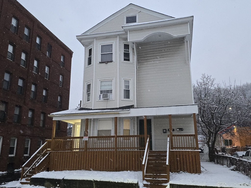 4 Preston St, Worcester, Massachusetts, 9 Bedrooms Bedrooms, 18 Rooms Rooms,3 BathroomsBathrooms,Residential Income,For Sale,Preston St,73469851