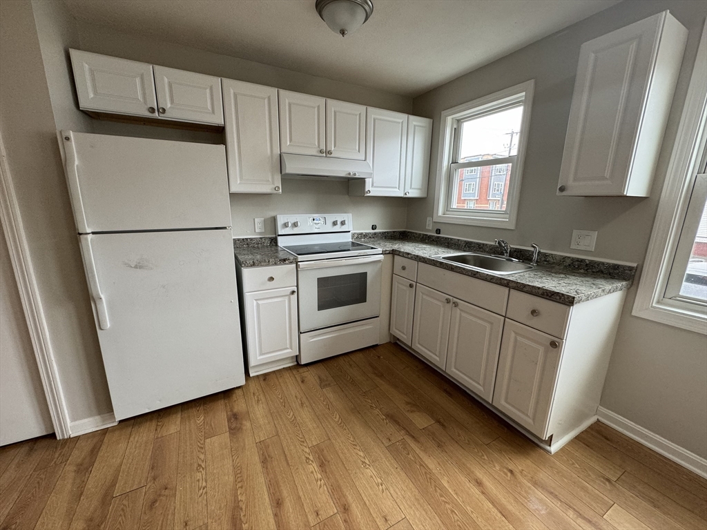 138 Franklin St, Lynn, Massachusetts, 1 Bedroom Bedrooms, 2 Rooms Rooms,1 BathroomBathrooms,Residential Lease,For Rent,Franklin St,73469743