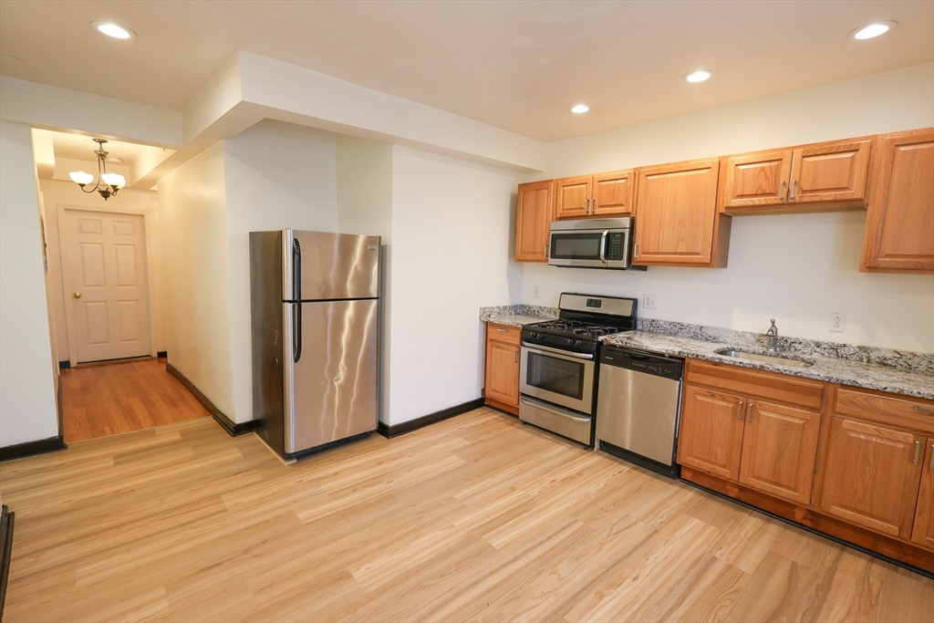 100 Seaver Street, Boston, Massachusetts, 1 Bedroom Bedrooms, 3 Rooms Rooms,1 BathroomBathrooms,Residential Lease,For Rent,Seaver Street,73469748