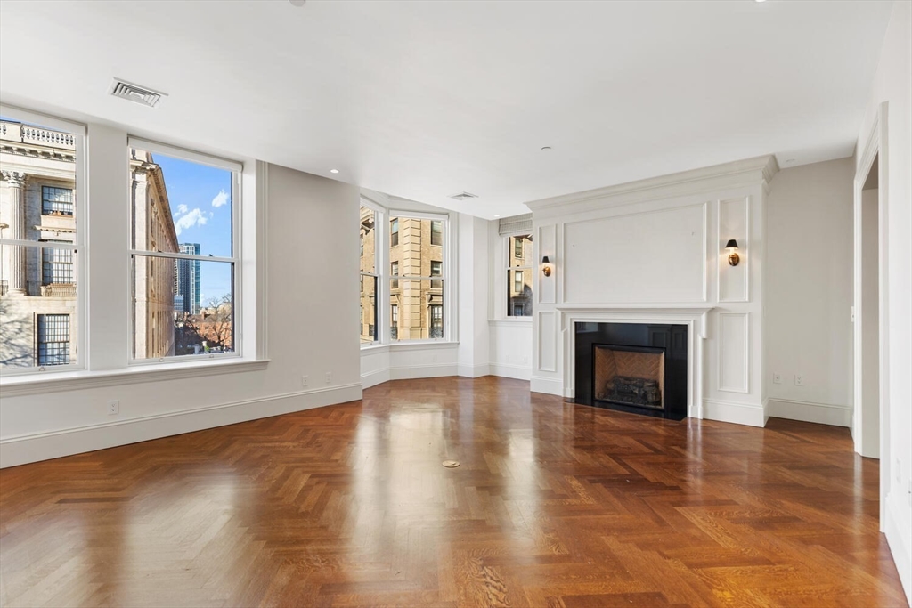 20 Beacon Street, Boston, Massachusetts, 3 Bedrooms Bedrooms, 6 Rooms Rooms,3 BathroomsBathrooms,Residential,For Sale,Beacon Street,73469758
