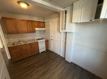 139-141 Franklin, Lynn, Massachusetts, 3 Bedrooms Bedrooms, 4 Rooms Rooms,1 BathroomBathrooms,Residential Lease,For Rent,Franklin,73469769