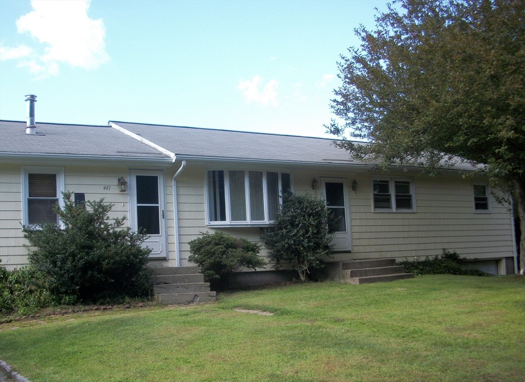 447 Old Warren Rd, Swansea, Massachusetts, 3 Bedrooms Bedrooms, 5 Rooms Rooms,1 BathroomBathrooms,Residential,For Sale,Old Warren Rd,73442928