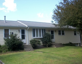 447 Old Warren Rd, Swansea, Massachusetts, 3 Bedrooms Bedrooms, 5 Rooms Rooms,1 BathroomBathrooms,Residential,For Sale,Old Warren Rd,73442928