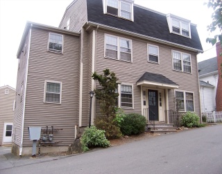 9 Hillside Avenue, Marblehead, Massachusetts, 1 Bedroom Bedrooms, 3 Rooms Rooms,1 BathroomBathrooms,Residential Lease,For Rent,Hillside Avenue,73470039