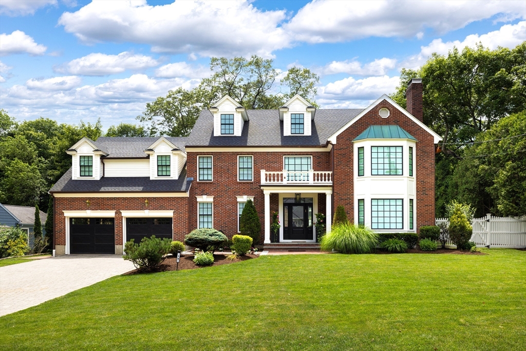 19 Gordon Road, Newton, Massachusetts, 5 Bedrooms Bedrooms, 10 Rooms Rooms,5 BathroomsBathrooms,Residential,For Sale,Gordon Road,73469866