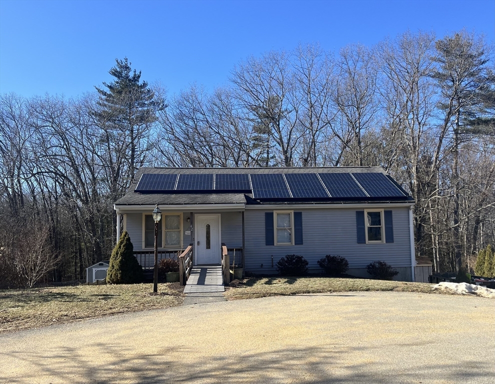 42 Arland Dr, Southbridge, Massachusetts, 4 Bedrooms Bedrooms, 6 Rooms Rooms,3 BathroomsBathrooms,Residential,For Sale,Arland Dr,73469881