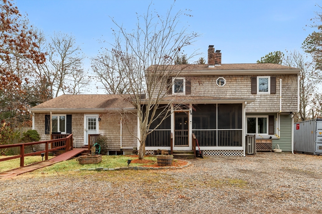 34 Rainbow Ln, Mashpee, Massachusetts, 5 Bedrooms Bedrooms, 14 Rooms Rooms,3.5 BathroomsBathrooms,Residential,For Sale,Rainbow Ln,73469900