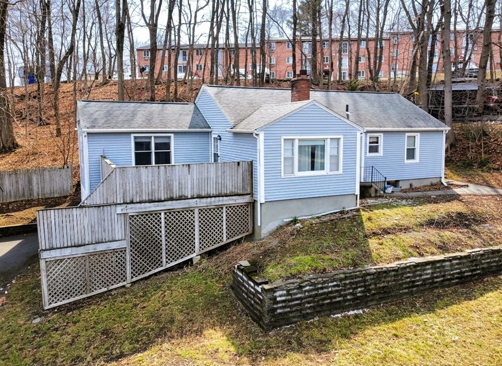 6 Roald St, Worcester, Massachusetts, 3 Bedrooms Bedrooms, 6 Rooms Rooms,2 BathroomsBathrooms,Residential,For Sale,Roald St,73469919