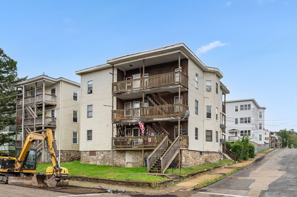 5 Oliver, Southbridge, Massachusetts, 15 Bedrooms Bedrooms, 27 Rooms Rooms,6 BathroomsBathrooms,Residential Income,For Sale,Oliver,73469959