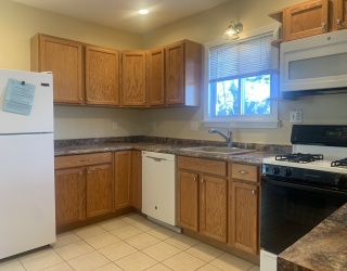 3 Hawkes St, Marblehead, Massachusetts, 2 Bedrooms Bedrooms, 6 Rooms Rooms,1 BathroomBathrooms,Residential Lease,For Rent,Hawkes St,73469965