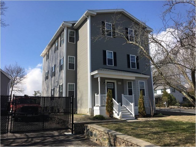 435 Walnut, Saugus, Massachusetts, 3 Bedrooms Bedrooms, 5 Rooms Rooms,1 BathroomBathrooms,Residential Lease,For Rent,Walnut,73463714