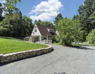 606-A Springs Road, Bedford, Massachusetts, 4 Bedrooms Bedrooms, 9 Rooms Rooms,2.5 BathroomsBathrooms,Residential Lease,For Rent,Springs Road,73470016