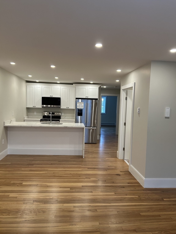 15-21 Carson Street, Boston, Massachusetts, 2 Bedrooms Bedrooms, 3 Rooms Rooms,1 BathroomBathrooms,Residential Lease,For Rent,Carson Street,73465413