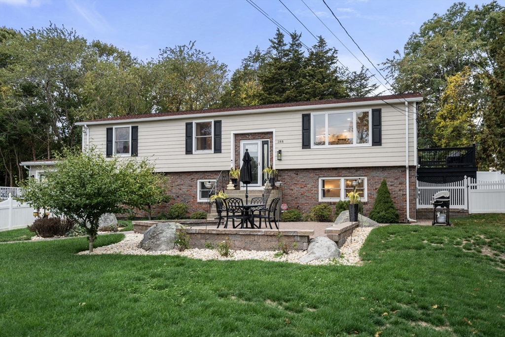 188 Atlantic Street, Gloucester, Massachusetts, 3 Bedrooms Bedrooms, 8 Rooms Rooms,2 BathroomsBathrooms,Residential,For Sale,Atlantic Street,73425784