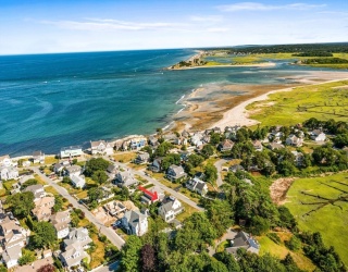 37 Moorland Rd, Scituate, Massachusetts, 4 Bedrooms Bedrooms, 10 Rooms Rooms,4.5 BathroomsBathrooms,Residential,For Sale,Moorland Rd,73443578