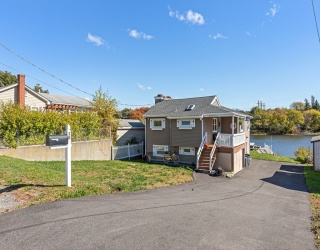 30 Front St, Swansea, Massachusetts, 2 Bedrooms Bedrooms, 9 Rooms Rooms,2 BathroomsBathrooms,Residential,For Sale,Front St,73445766