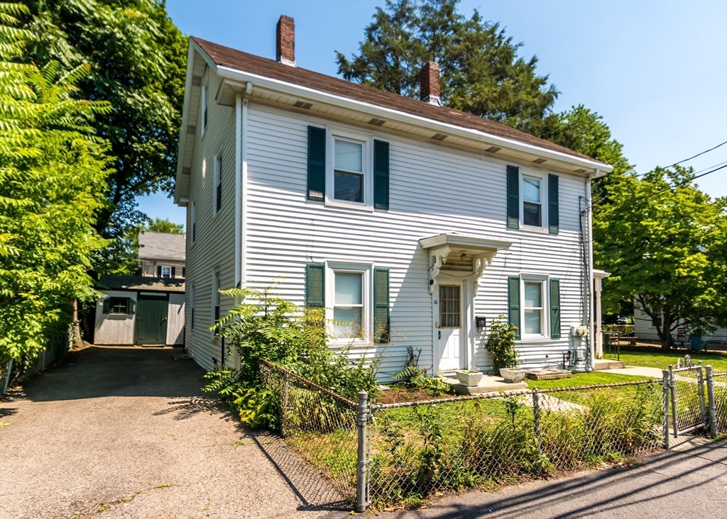 10-12 Foundry Avenue, Waltham, Massachusetts, 2 Bedrooms Bedrooms, 4 Rooms Rooms,1 BathroomBathrooms,Residential Lease,For Rent,Foundry Avenue,73464842
