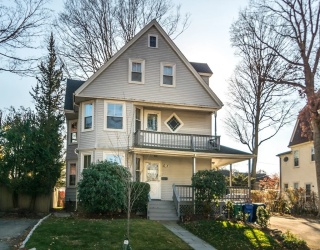 32 Warwick Rd, Newton, Massachusetts, 3 Bedrooms Bedrooms, 5 Rooms Rooms,1 BathroomBathrooms,Residential Lease,For Rent,Warwick Rd,73470057