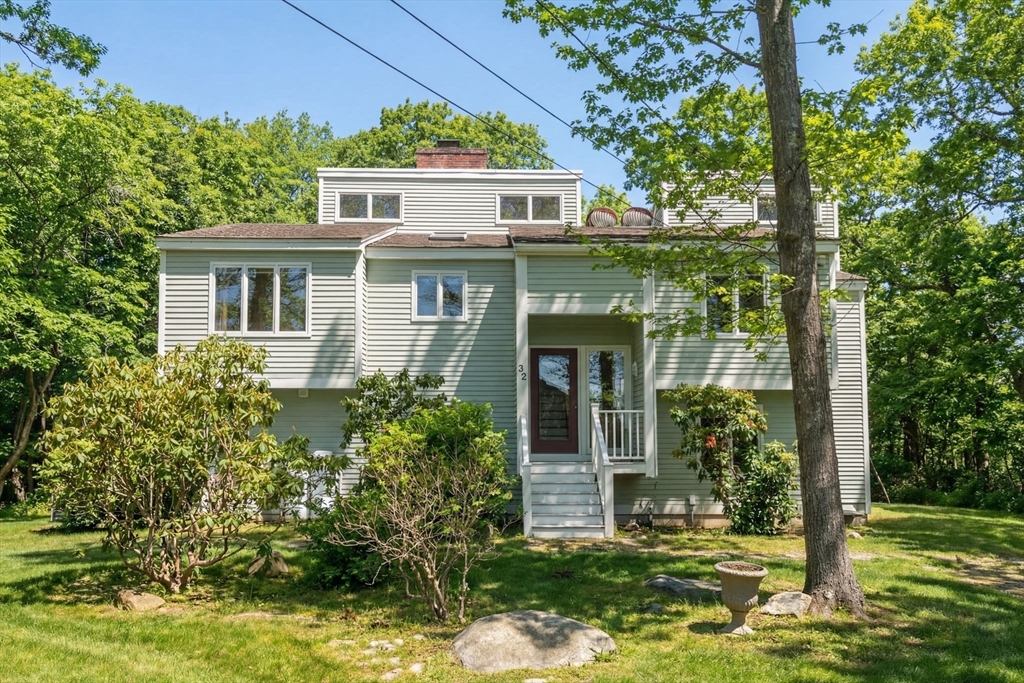 32 Haven Avenue, Rockport, Massachusetts, 2 Bedrooms Bedrooms, 6 Rooms Rooms,2 BathroomsBathrooms,Residential,For Sale,Haven Avenue,73470088