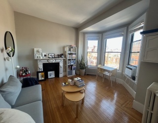 364 Marlborough Street, Boston, Massachusetts, 1 Bedroom Bedrooms, 4 Rooms Rooms,1 BathroomBathrooms,Residential,For Sale,Marlborough Street,73470115