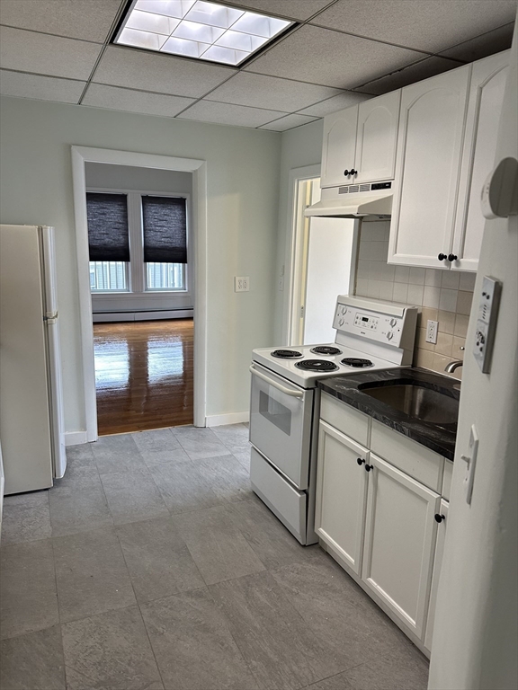 60 Walden St, Cambridge, Massachusetts, 1 Bedroom Bedrooms, 3 Rooms Rooms,1 BathroomBathrooms,Residential Lease,For Rent,Walden St,73470119