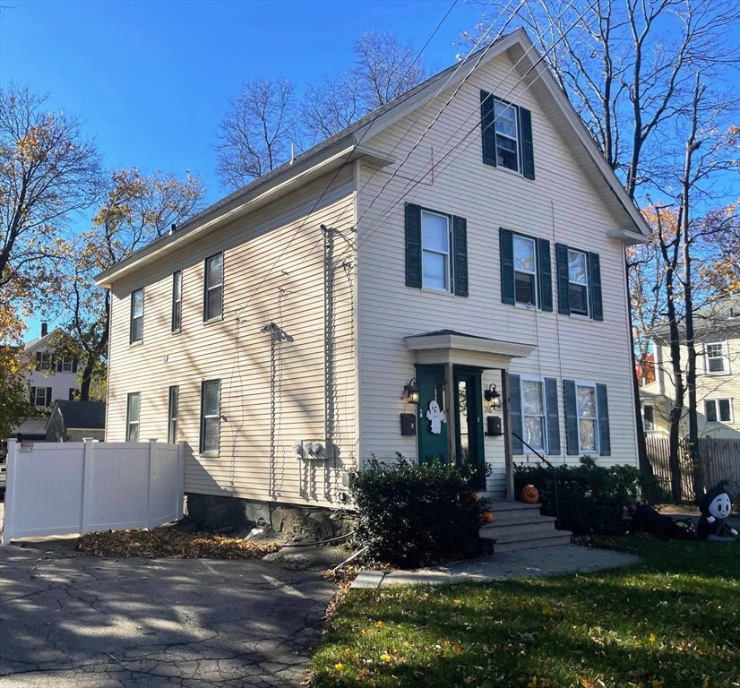 166 Chauncy St, Mansfield, Massachusetts, 6 Bedrooms Bedrooms, 12 Rooms Rooms,2 BathroomsBathrooms,Residential Income,For Sale,Chauncy St,73470261