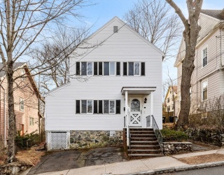 36 Dundee Rd, Arlington, Massachusetts, 3 Bedrooms Bedrooms, 9 Rooms Rooms,2 BathroomsBathrooms,Residential Income,For Sale,Dundee Rd,73470299