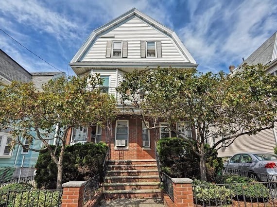 17 Princeton St, Medford, Massachusetts, 3 Bedrooms Bedrooms, 6 Rooms Rooms,1 BathroomBathrooms,Residential Lease,For Rent,Princeton St,73470162