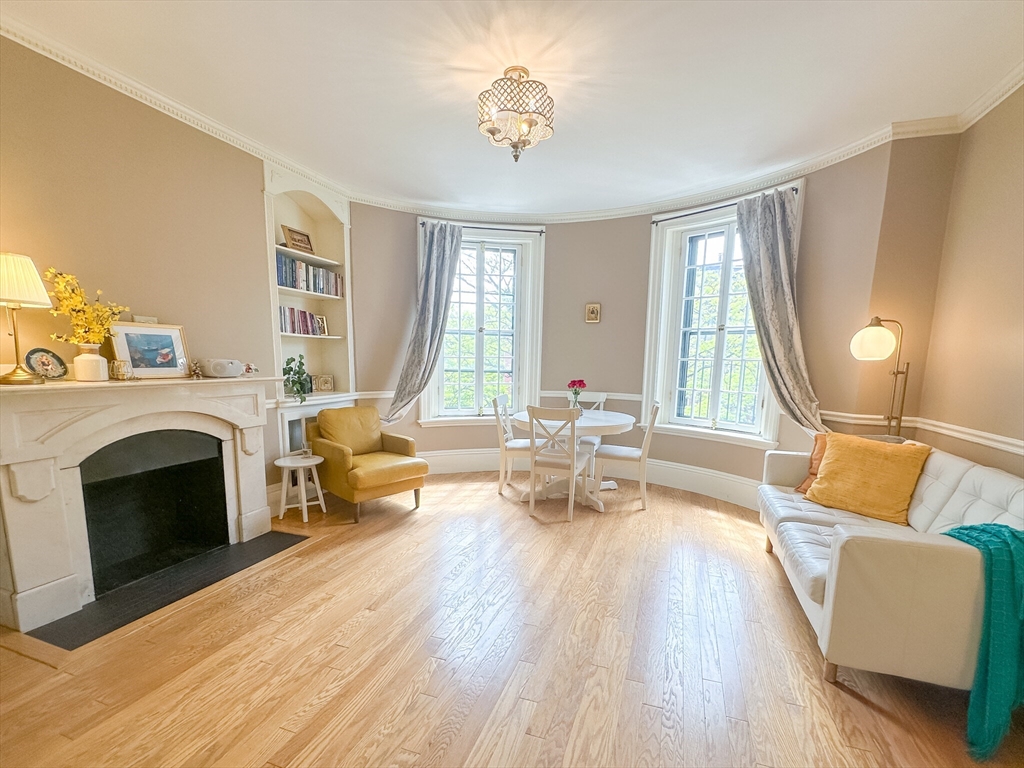 319 Dartmouth, Boston, Massachusetts, 1 Bedroom Bedrooms, 4 Rooms Rooms,1 BathroomBathrooms,Residential Lease,For Rent,Dartmouth,73470178