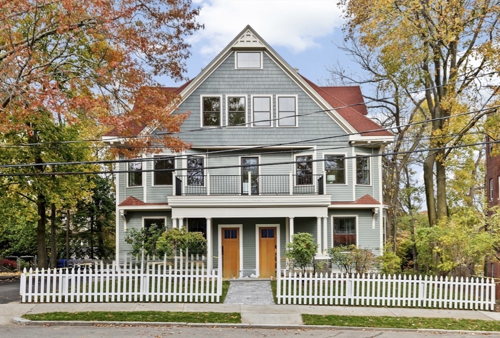 90 Addington, Brookline, Massachusetts, 5 Bedrooms Bedrooms, 10 Rooms Rooms,3.5 BathroomsBathrooms,Residential,For Sale,Addington,73470186