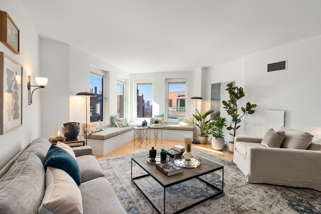 492 Beacon, Boston, Massachusetts, 1 Bedroom Bedrooms, 3 Rooms Rooms,1 BathroomBathrooms,Residential,For Sale,Beacon,73470052