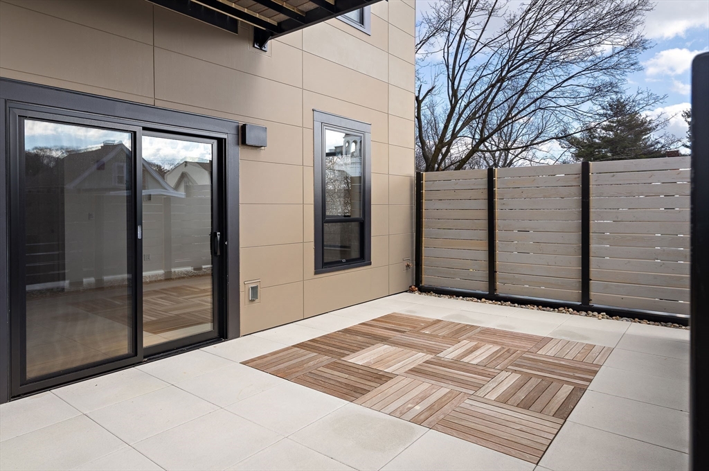 1025 Massachusetts Avenue, Arlington, Massachusetts, 2 Bedrooms Bedrooms, 5 Rooms Rooms,2 BathroomsBathrooms,Residential,For Sale,Massachusetts Avenue,73470243