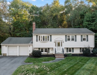 100 Fairwood Dr, Pembroke, Massachusetts, 3 Bedrooms Bedrooms, 9 Rooms Rooms,1.5 BathroomsBathrooms,Residential,For Sale,Fairwood Dr,73453856