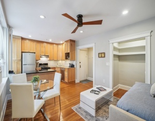116 Riverway, Boston, Massachusetts, 1 Bedroom Bedrooms, 3 Rooms Rooms,1 BathroomBathrooms,Residential,For Sale,Riverway,73470377