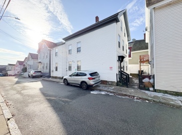 5 Floyd St, Lowell, Massachusetts, 6 Bedrooms Bedrooms, 12 Rooms Rooms,2 BathroomsBathrooms,Residential Income,For Sale,Floyd St,73470388 5 Floyd St, Lowell, Massachusetts, 6 Bedrooms Bedrooms, 12 Rooms Rooms,2 BathroomsBathrooms,Residential Income,For Sale,Floyd St,73470388