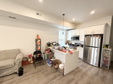 301-305 Dudley St, Boston, Massachusetts, 4 Bedrooms Bedrooms, 7 Rooms Rooms,2 BathroomsBathrooms,Residential Lease,For Rent,Dudley St,73470446