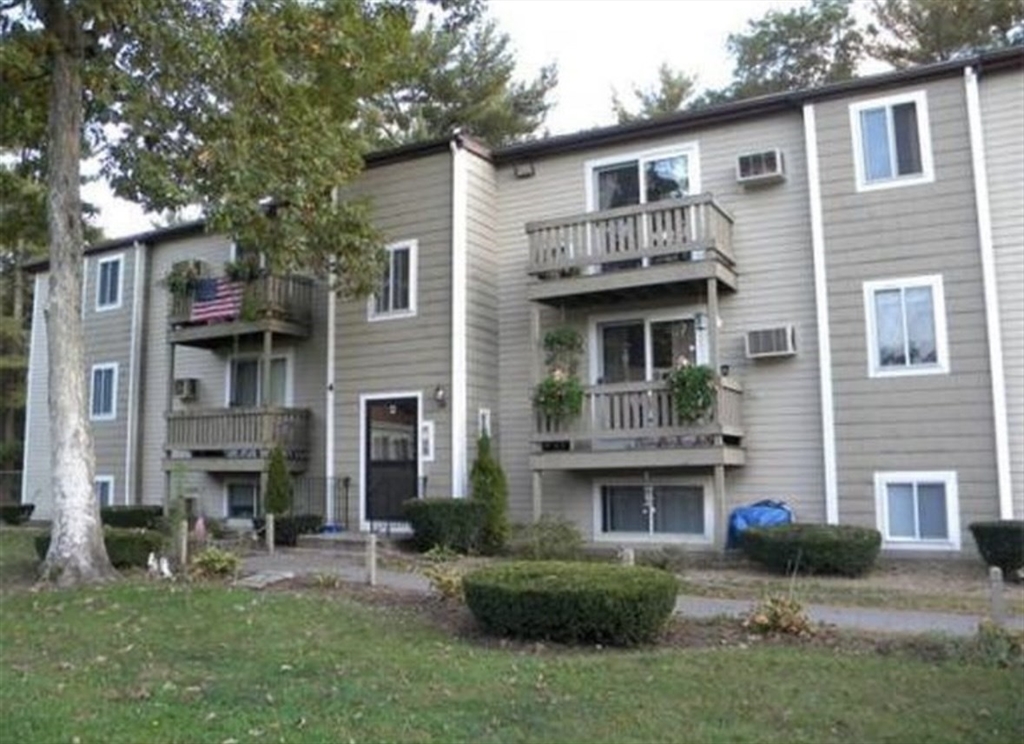 451 School, Marshfield, Massachusetts, 1 Bedroom Bedrooms, 3 Rooms Rooms,1 BathroomBathrooms,Residential Lease,For Rent,School,73468802