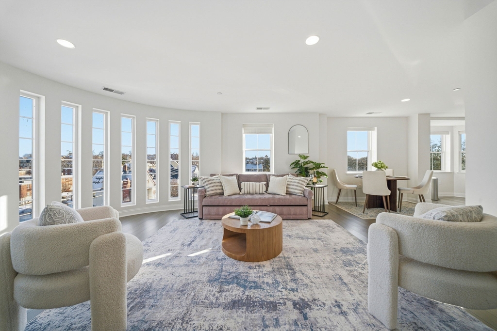 120 Wyllis Ave, Everett, Massachusetts, 1 Bedroom Bedrooms, 4 Rooms Rooms,1.5 BathroomsBathrooms,Residential,For Sale,Wyllis Ave,73470468