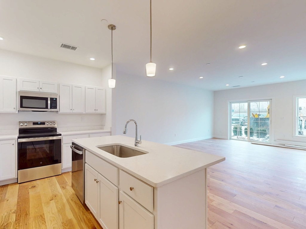 266 Monponsett Street, Halifax, Massachusetts, 1 Bedroom Bedrooms, 4 Rooms Rooms,1 BathroomBathrooms,Residential,For Sale,Monponsett Street,73470519